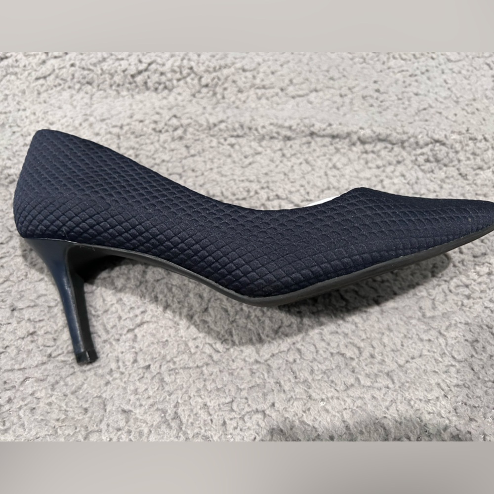 Alfani navy blue pumps